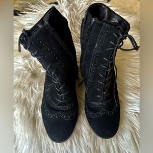 Tahari Joshua Lace Up Short Boots